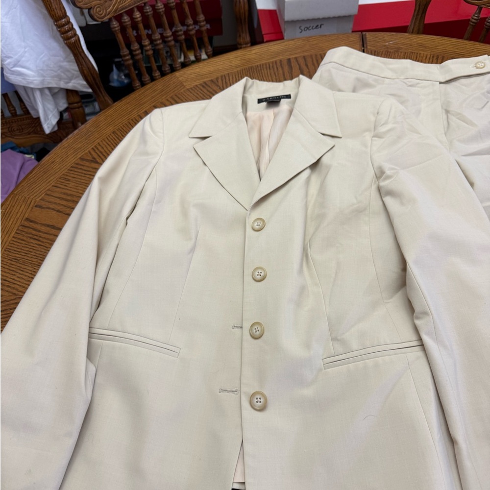 Harold's Cream Blazer and Pants Set - Picture 3 of 5